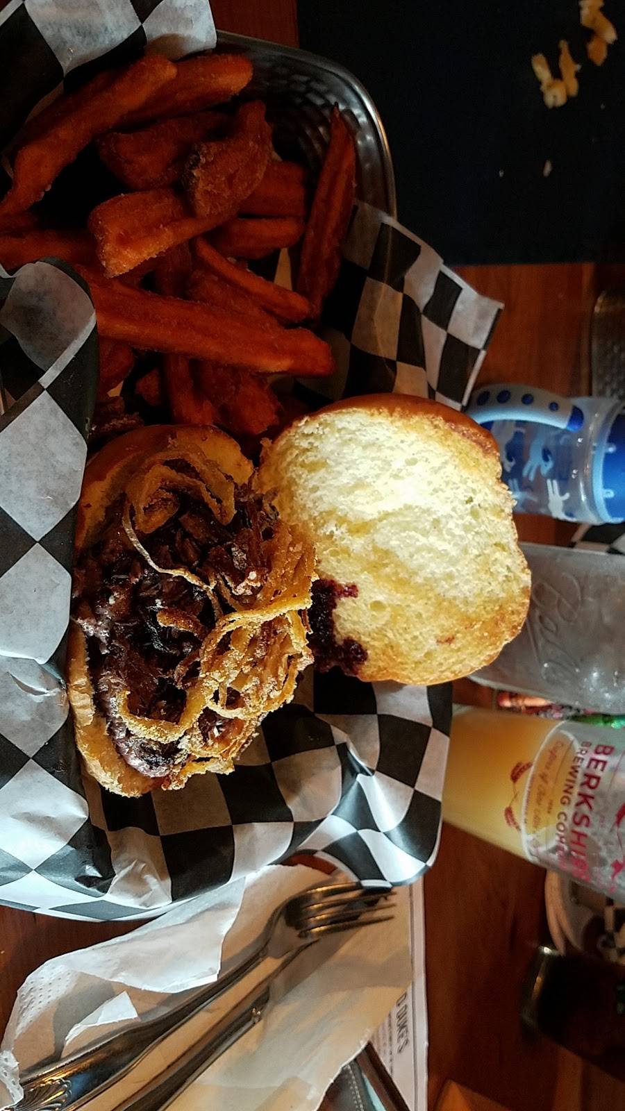 Cool Hand Dukes | restaurant | 30 Railroad St, New Milford, CT 06776, USA | 8607995400 OR +1 860-799-5400