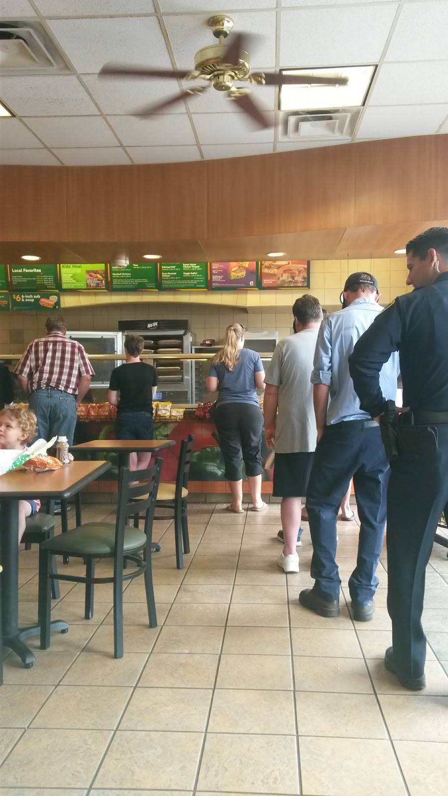 Subway | restaurant | 2015 Garnet Ave #101B, San Diego, CA 92109, USA | 8582705450 OR +1 858-270-5450