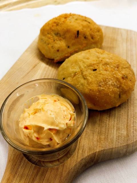 Ellingtons Restaurant | restaurant | 340 Carroll Ave, DeKalb, IL 60115, USA | 8157536547 OR +1 815-753-6547