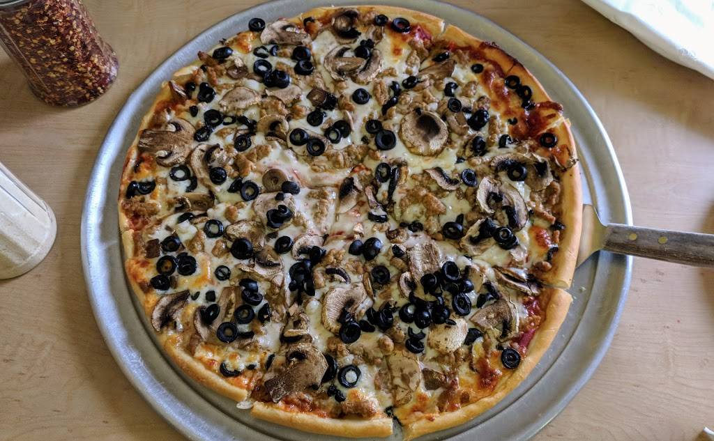 House of Pizza | restaurant | 2016 N Piedras St, El Paso, TX 79930, USA | 9155657240 OR +1 915-565-7240