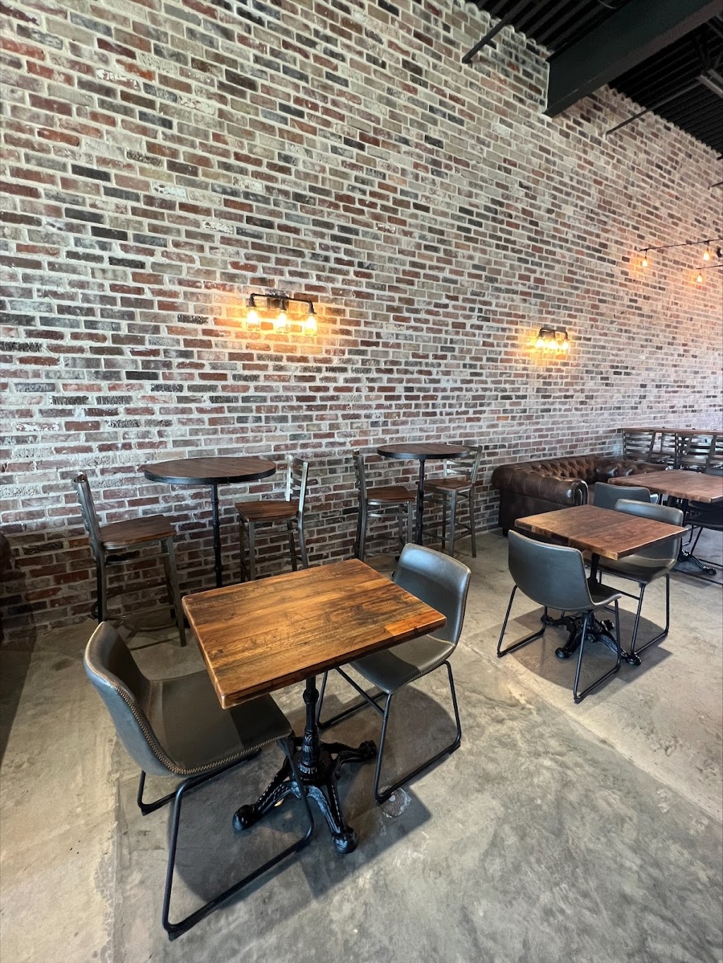 Lounge 93 | restaurant | 5401 Crosslake Pkwy SUITE 400, Woodway, TX 76712, USA | 2542309795 OR +1 254-230-9795