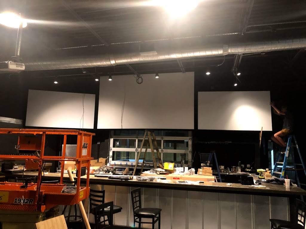 Neighborhood Tap House 2 | restaurant | 5101 Ashley Phosphate Rd # 101, North Charleston, SC 29418, USA | 8432259090 OR +1 843-225-9090