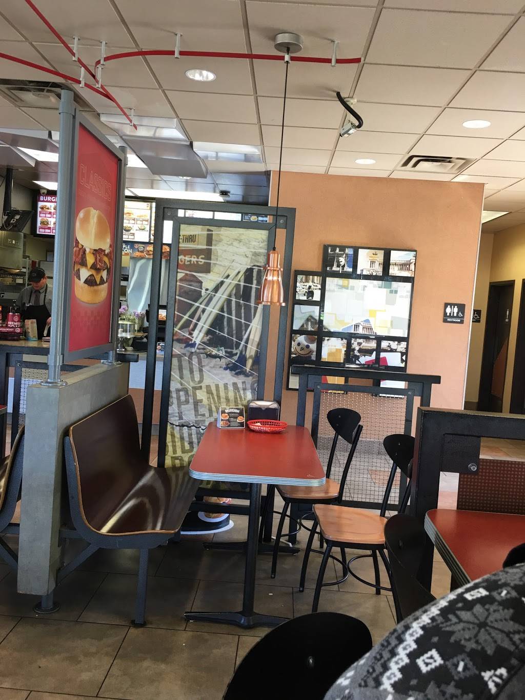 Jack in the Box | restaurant | 2291 W Esplanade Ave, San Jacinto, CA 92582, USA | 9516541310 OR +1 951-654-1310