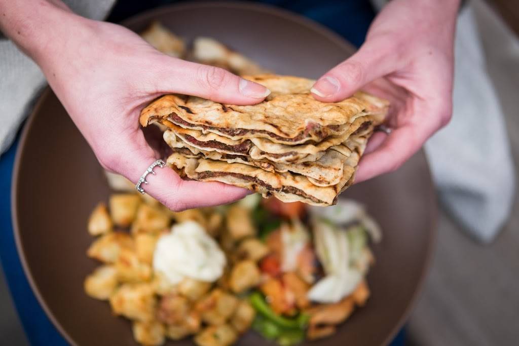 Boustan Vaudreuil | restaurant | 3052 Boulevard de la Gare, Vaudreuil-Dorion, QC J7V 0H1, Canada | 4504244418 OR +1 450-424-4418