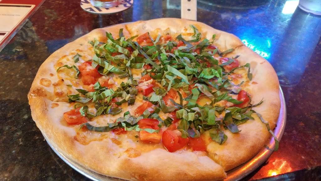 Hawthornes New York Pizza and Bar Highland Creek | restaurant | 5814 Highland Shoppes Dr, Charlotte, NC 28269, USA | 7048758502 OR +1 704-875-8502