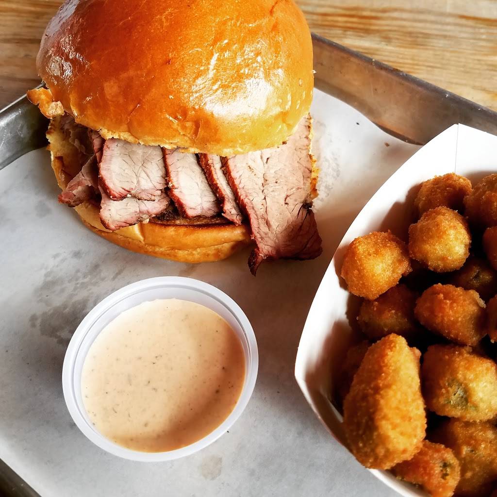 Firehouse Que & Brew | restaurant | 1019 S Main Ave, Fallbrook, CA 92028, USA | 7606453729 OR +1 760-645-3729