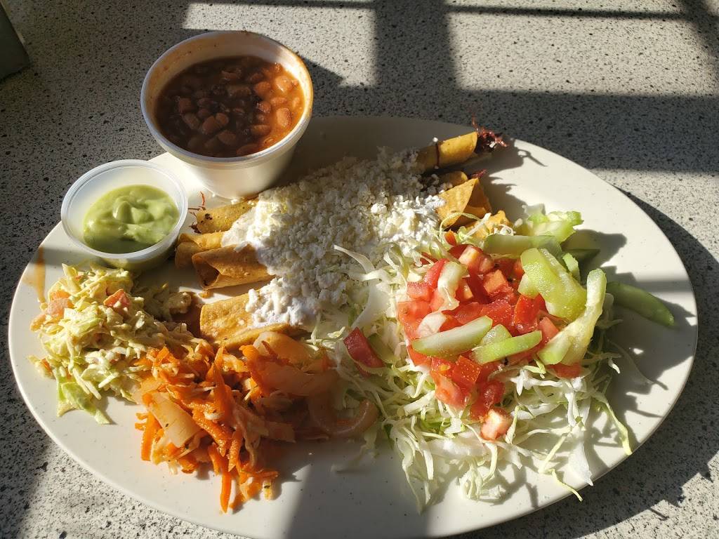 Flautas La Pila | restaurant | 1420 S Federal Blvd, Denver, CO 80219, USA | 3039220984 OR +1 303-922-0984