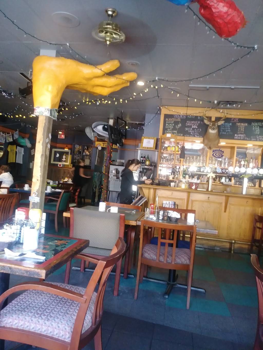 Lala Bistro | restaurant | 530 Avenue de Buckingham, Gatineau, QC J8L 1N2, Canada | 8199861676 OR +1 819-986-1676