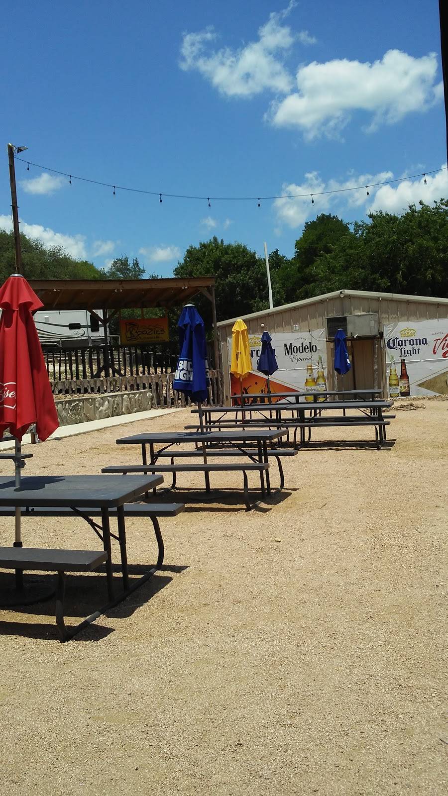 Koozies Icehouse & Grill | restaurant | 8515 River Rd, New Braunfels, TX 78132, USA | 8302267248 OR +1 830-226-7248