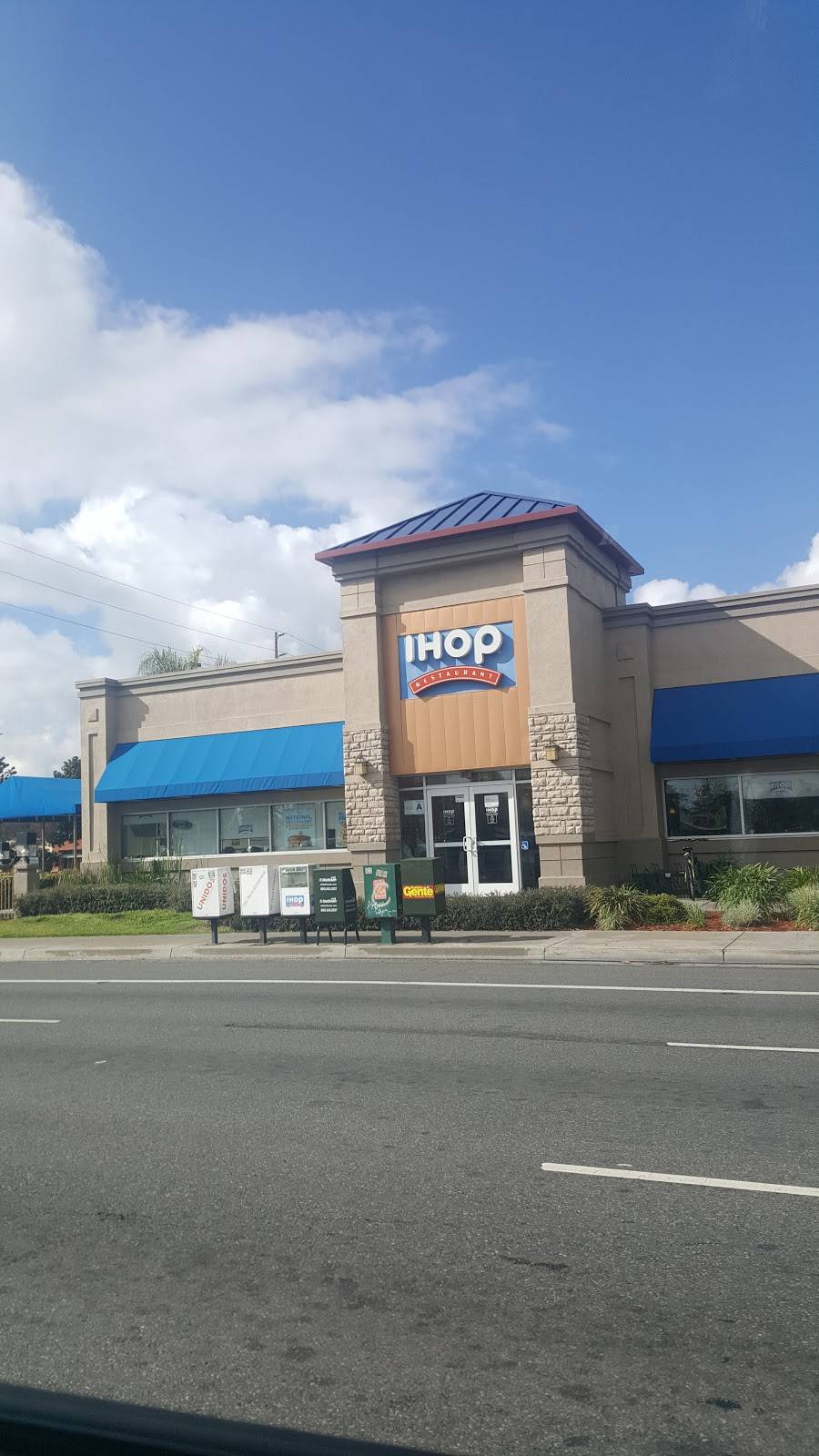 IHOP | restaurant | 10301 Magnolia Ave, Riverside, CA 92505, USA | 9516889806 OR +1 951-688-9806