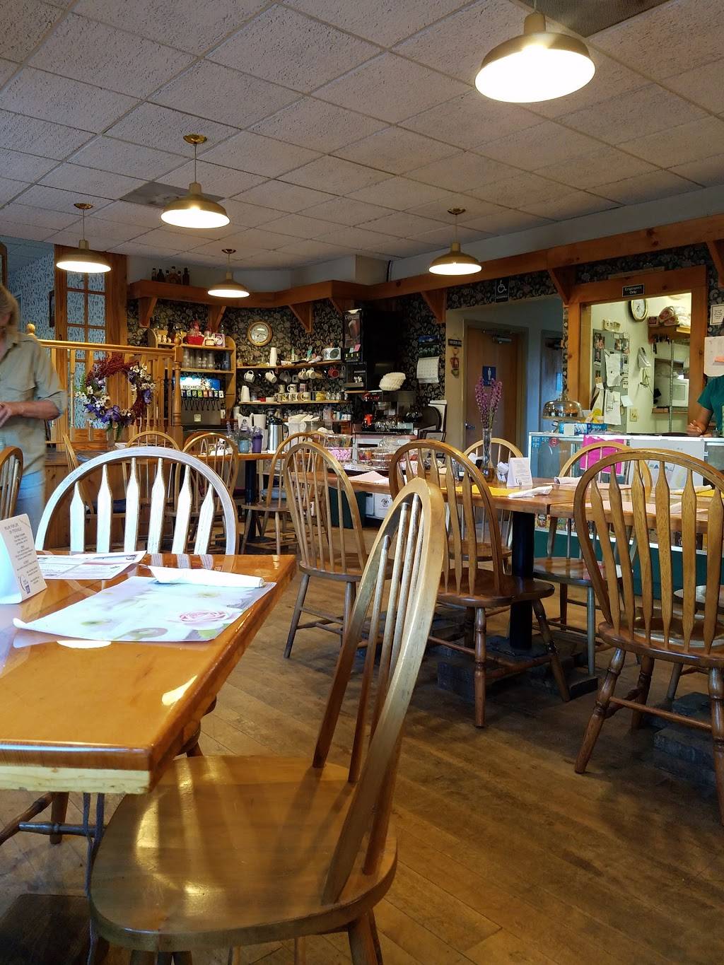 Coal Oil Johnnys Eatery | restaurant | 117 E State St, Pleasantville, PA 16341, USA | 8145895500 OR +1 814-589-5500