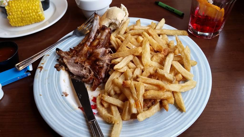 Swiss Chalet | restaurant | 138 Woodlawn Rd W, Guelph, ON N1H 1B2, Canada | 5198368000 OR +1 519-836-8000