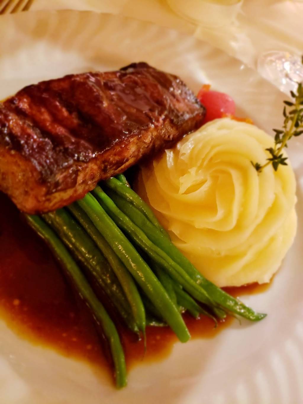 Bistro LHermitage | restaurant | 12724 Occoquan Rd, Woodbridge, VA 22192, United States | 7034999550 OR +1 703-499-9550