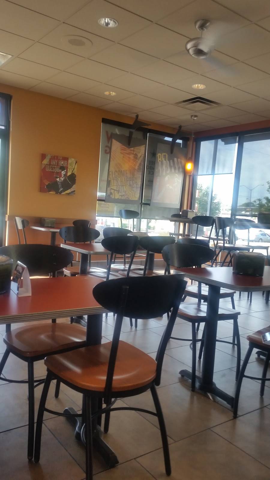 Jack in the Box | restaurant | 4313 W Illinois Ave, Dallas, TX 75211, USA | 2144677943 OR +1 214-467-7943