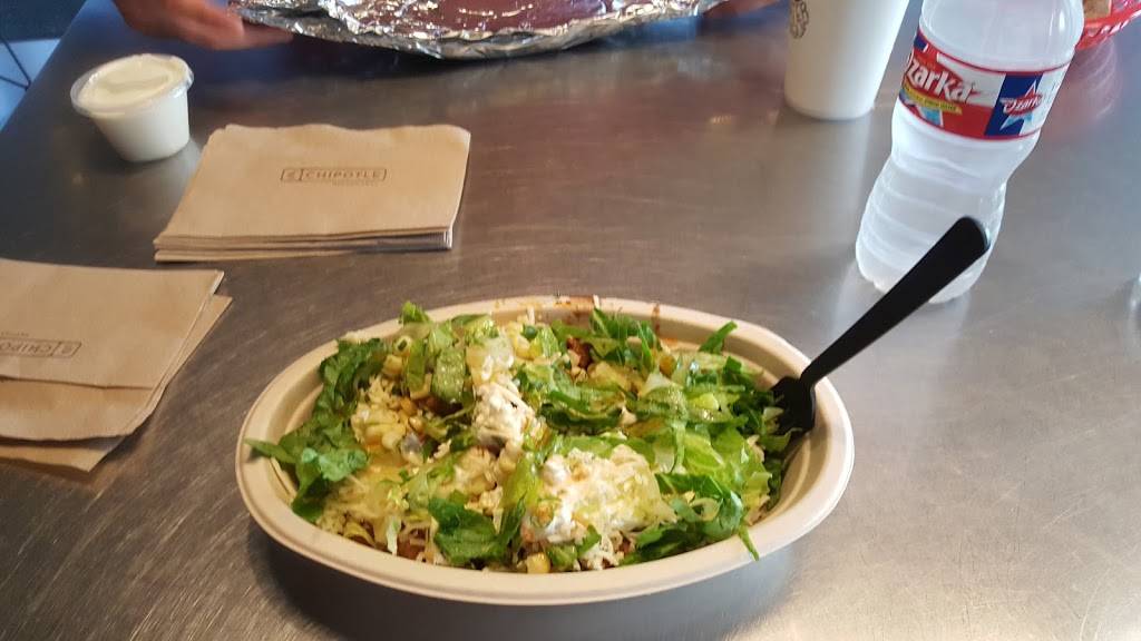 Chipotle Mexican Grill | restaurant | 6370 Camp Bowie Blvd Ste 140, Fort Worth, TX 76116, USA | 8178403904 OR +1 817-840-3904