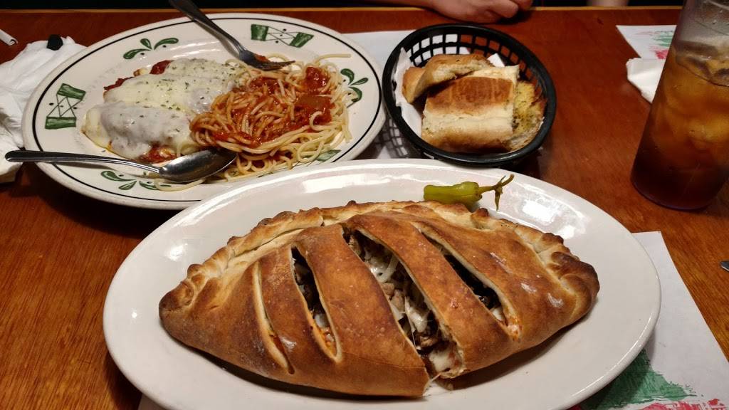 Di Napolis Fire House | restaurant | 17856 CA-18, Apple Valley, CA 92307, USA | 7602425802 OR +1 760-242-5802