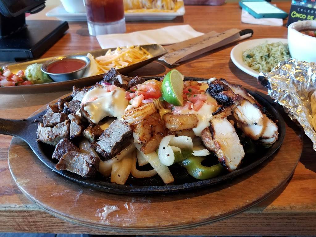 Chilis Grill & Bar | meal takeaway | 1610 N Cockrell Hill Rd, Dallas, TX 75211, USA | 2143395457 OR +1 214-339-5457