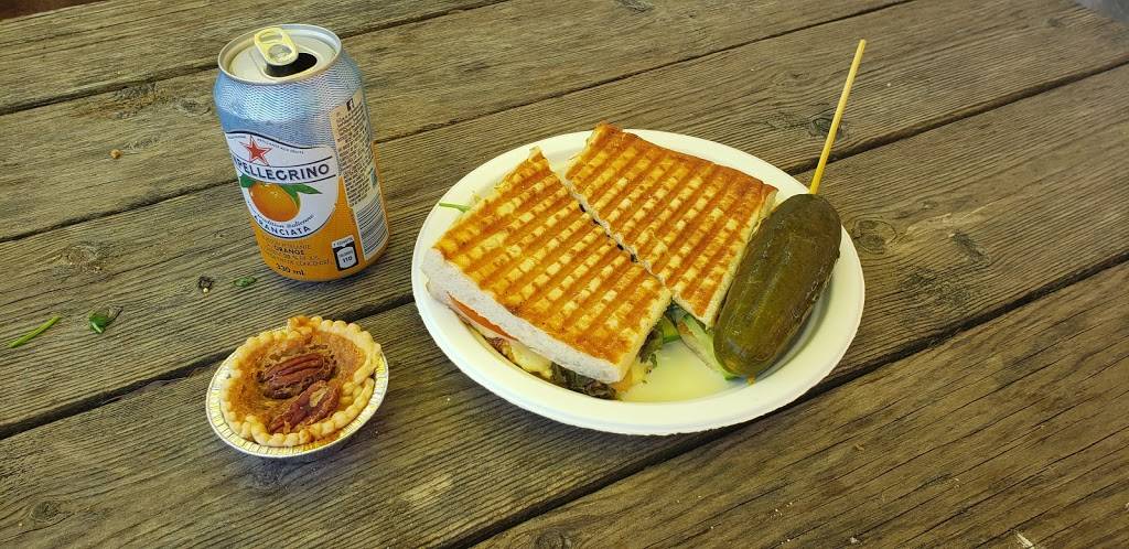 Ravenna Country Market | restaurant | 495972 Grey County Rd 2, Ravenna, ON N0H 2E0, Canada | 5195992796 OR +1 519-599-2796