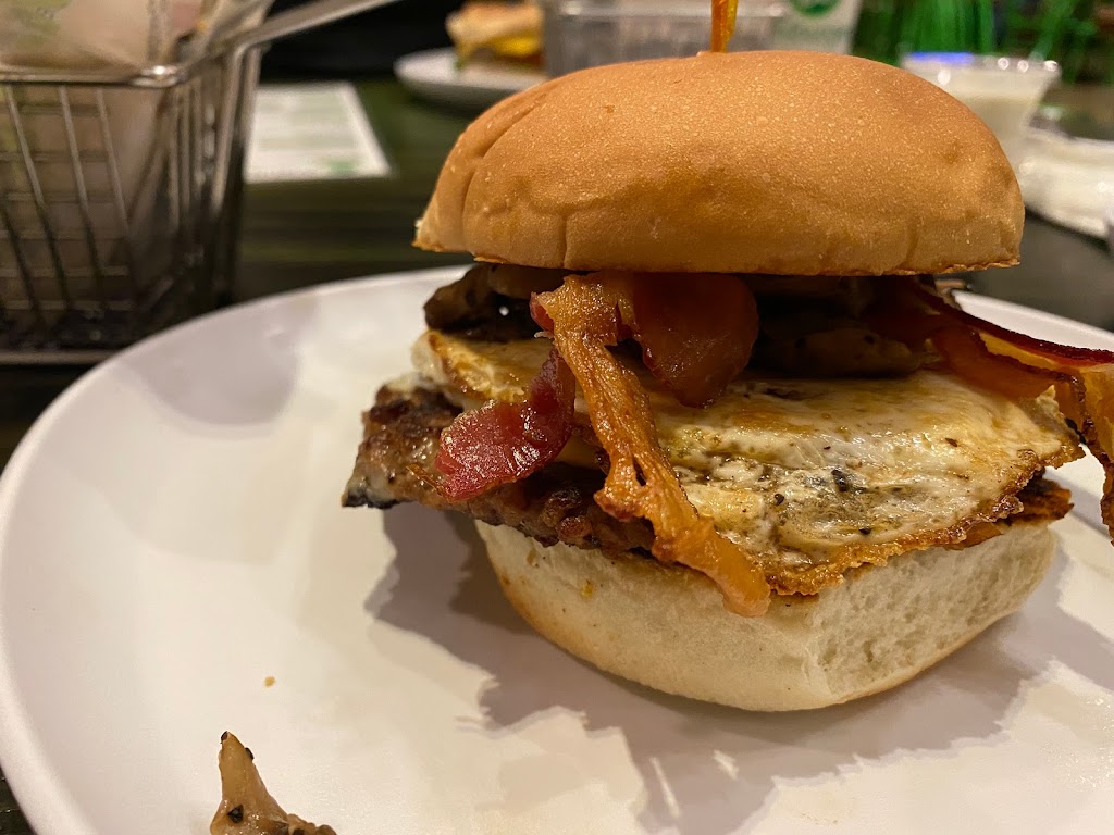 Wahlburgers | restaurant | 1 Bass Pro Dr, Memphis, TN 38105, USA | 9012918002 OR +1 901-291-8002