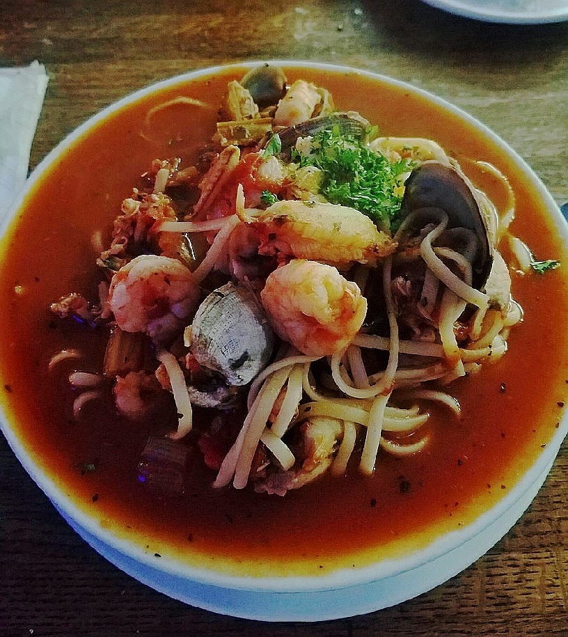 Sharks Seafood Bar & Steamer Co. | restaurant | 4852 N Coast Hwy, Newport, OR 97365, USA | 5415740590 OR +1 541-574-0590