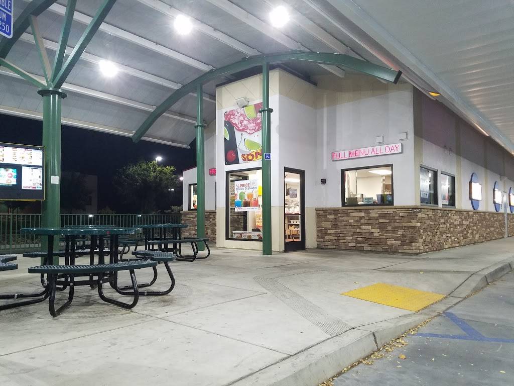Sonic Drive-In | restaurant | 448 W El Monte Way, Dinuba, CA 93618, USA | 5595959100 OR +1 559-595-9100