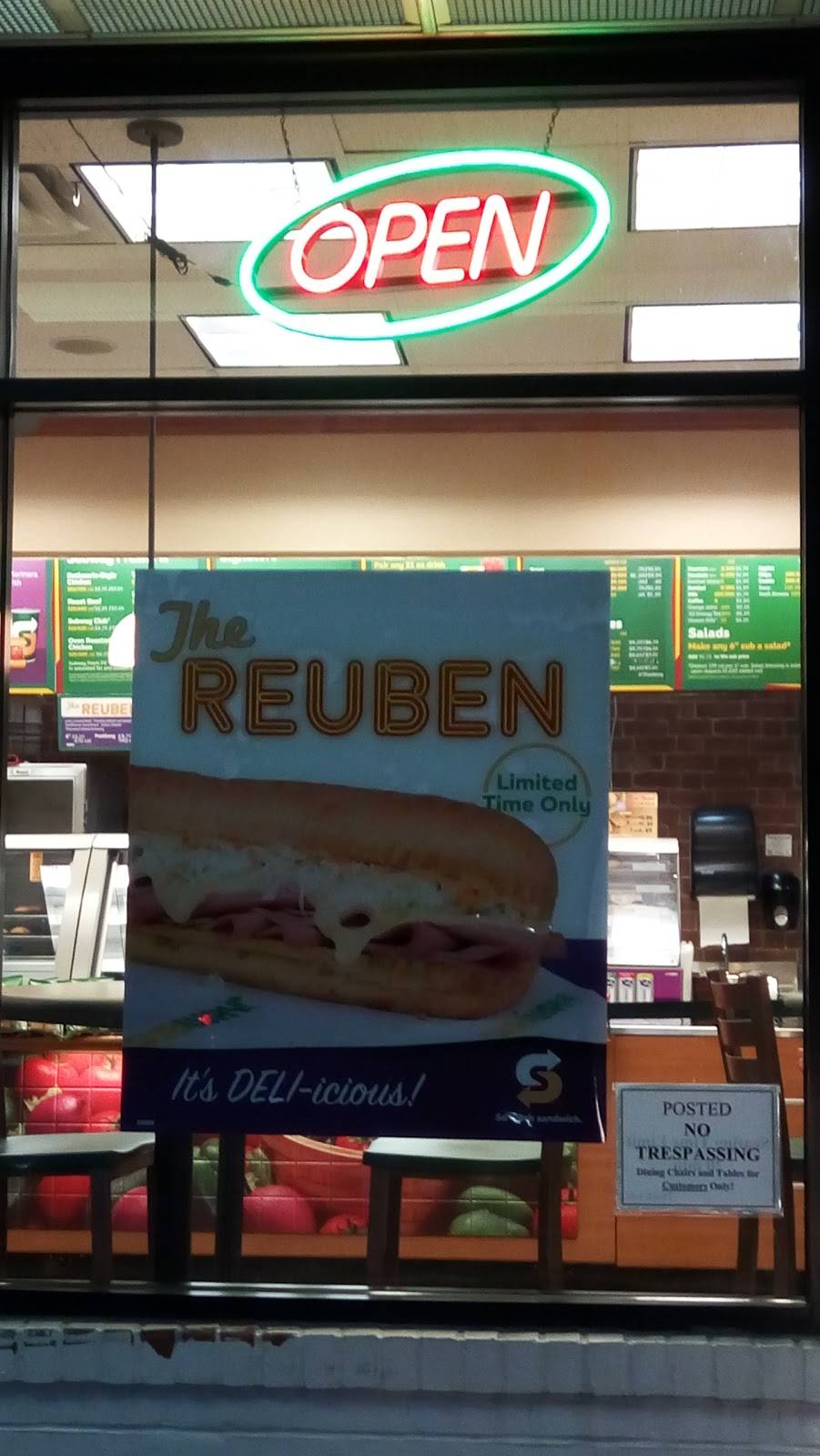 Subway | restaurant | 37 E 25th St, Baltimore, MD 21218, USA | 4106625762 OR +1 410-662-5762