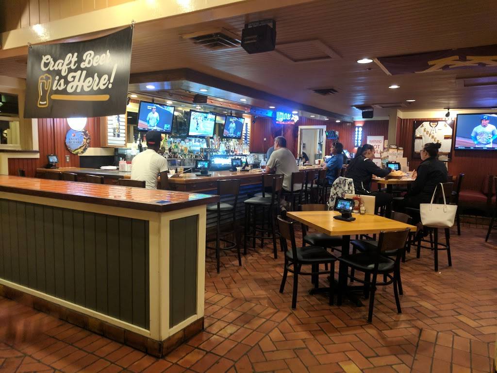 Chilis Grill & Bar | restaurant | 1840 County Road B2 W, Roseville, MN 55113, USA | 6516337718 OR +1 651-633-7718
