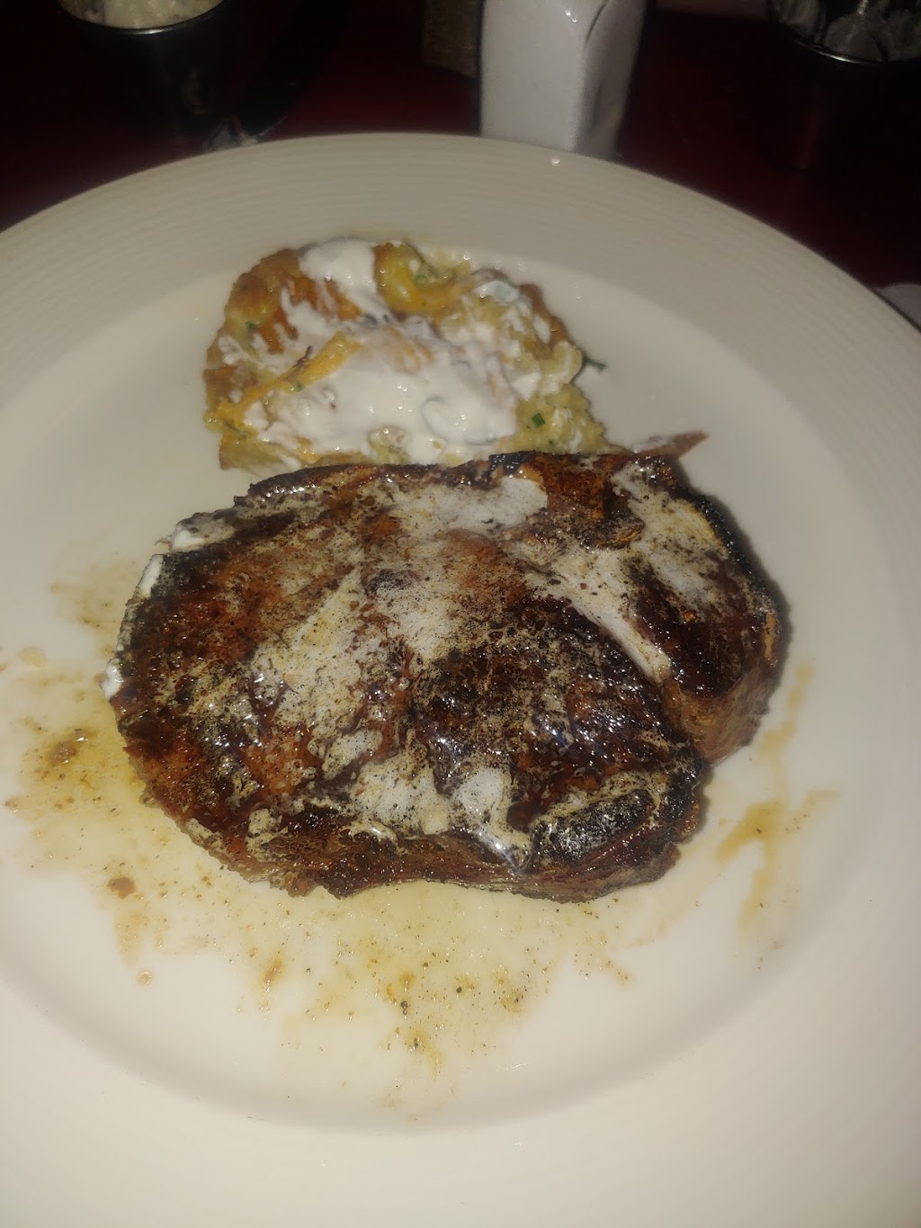 Golden Ox | restaurant | 1600 Genessee St #110, Kansas City, MO 64102, USA | 8168422866 OR +1 816-842-2866