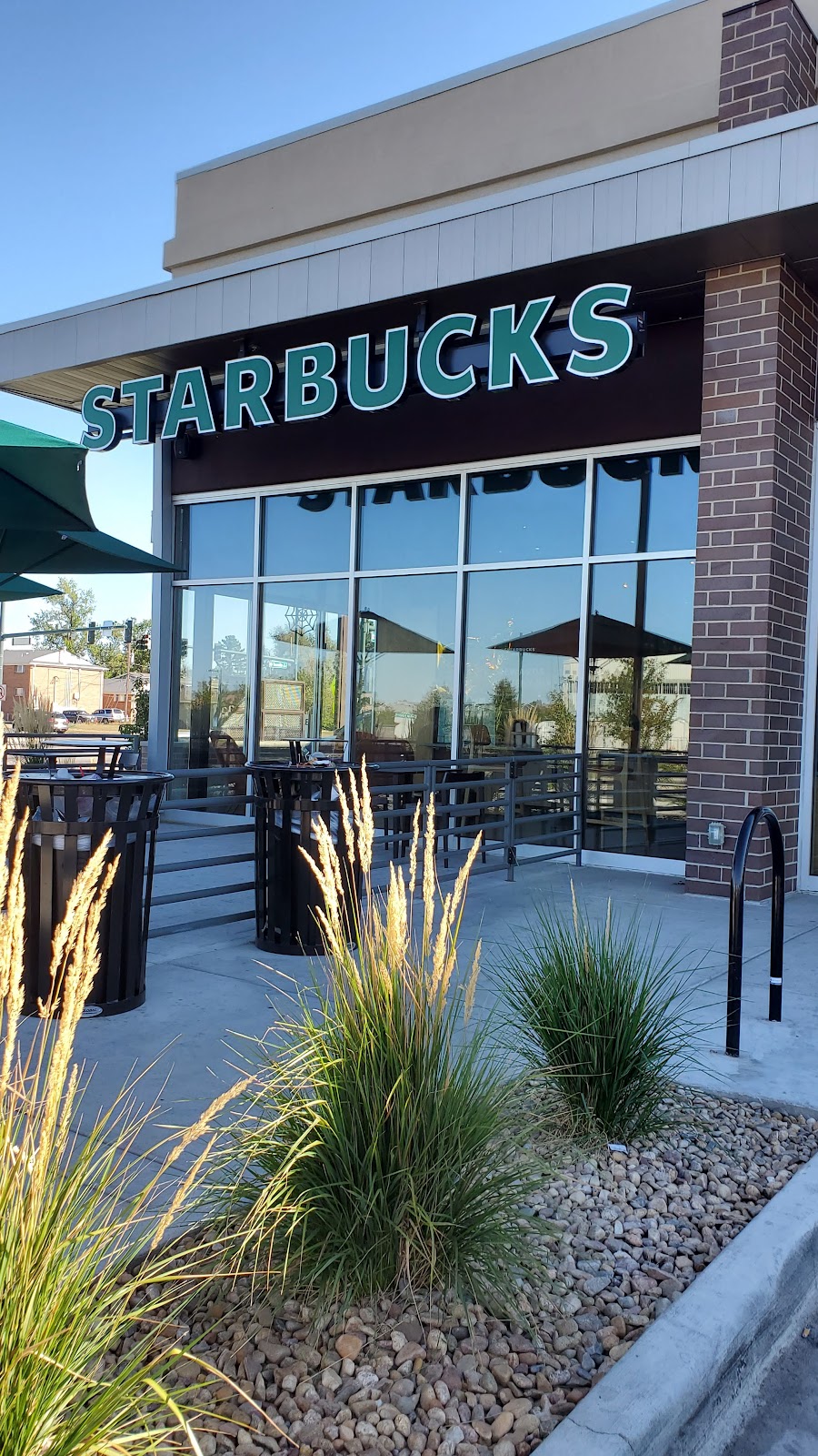 Starbucks | cafe | 8801 E Montview Blvd Unit 130 Unit 130, Denver, CO 80220, USA | 7204562606 OR +1 720-456-2606