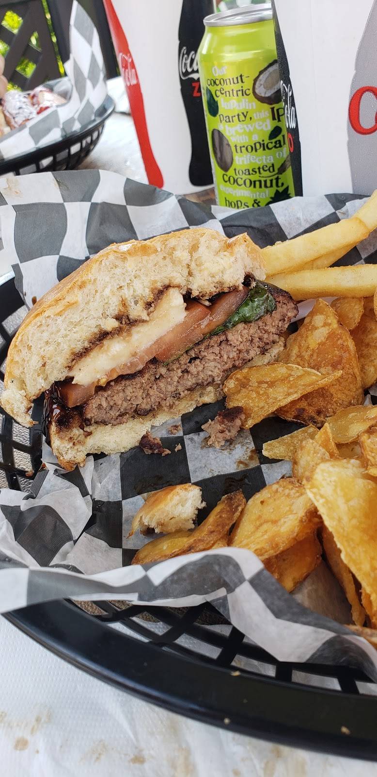 On The Rocks Dockside Grill | restaurant | 43 Cape Henlopen Dr, Lewes, DE 19958, USA | 3026446028 OR +1 302-644-6028