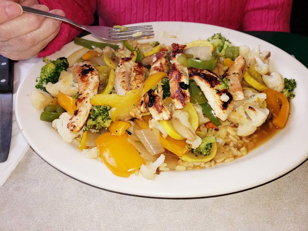 Roses Family Dining | restaurant | 31301 Harper Ave, St Clair Shores, MI 48082, USA | 5862969390 OR +1 586-296-9390