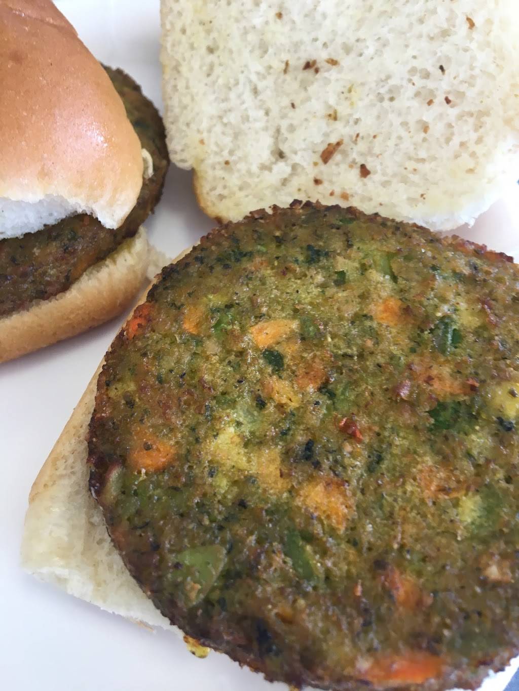 White Castle | restaurant | 7630 Shelby St, Indianapolis, IN 46227, USA | 3178886796 OR +1 317-888-6796