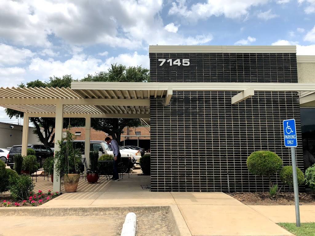 Freshella Kitchen | meal takeaway | 7145 John W. Carpenter Fwy Suite A, Dallas, TX 75247, USA | 2149056140 OR +1 214-905-6140