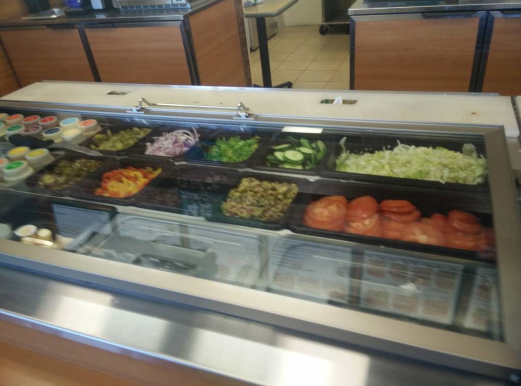 Subway | restaurant | 2855 Derry Rd E Unit 101, Mississauga, ON L4T 4H3, Canada | 9056788822 OR +1 905-678-8822