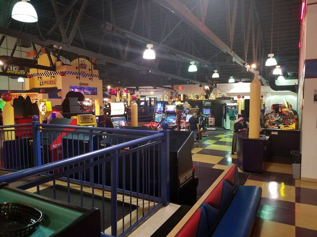 Funset Boulevard | restaurant | 3916 W College Ave, Appleton, WI 54914, USA | 9209930909 OR +1 920-993-0909