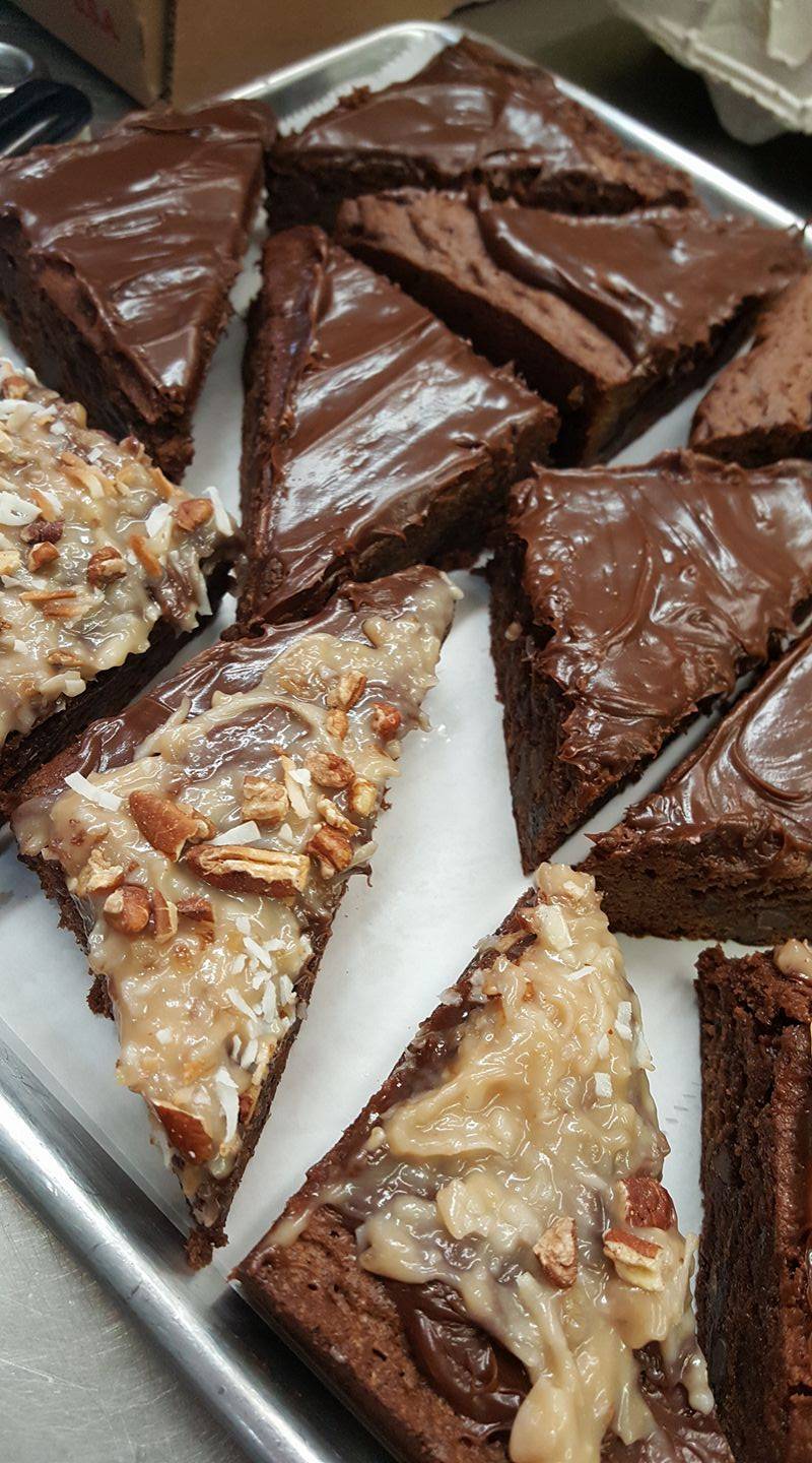 The Mercantile Cafe / Sweet Simplicity Bakery | restaurant | 102 W Fort St, Manchester, TN 37355, USA | 9317232491 OR +1 931-723-2491