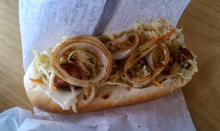 Snappy Dogs | meal takeaway | 93 E Main St, Hopkinton, MA 01748, USA | 6173837627 OR +1 617-383-7627