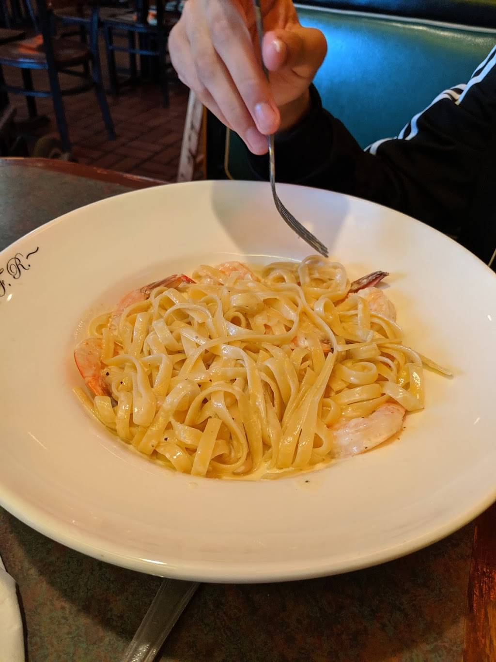 Gondolier Italian Restaurant and Pizza | restaurant | 10029 GA-92 #112, Woodstock, GA 30188, USA | 7705166292 OR +1 770-516-6292