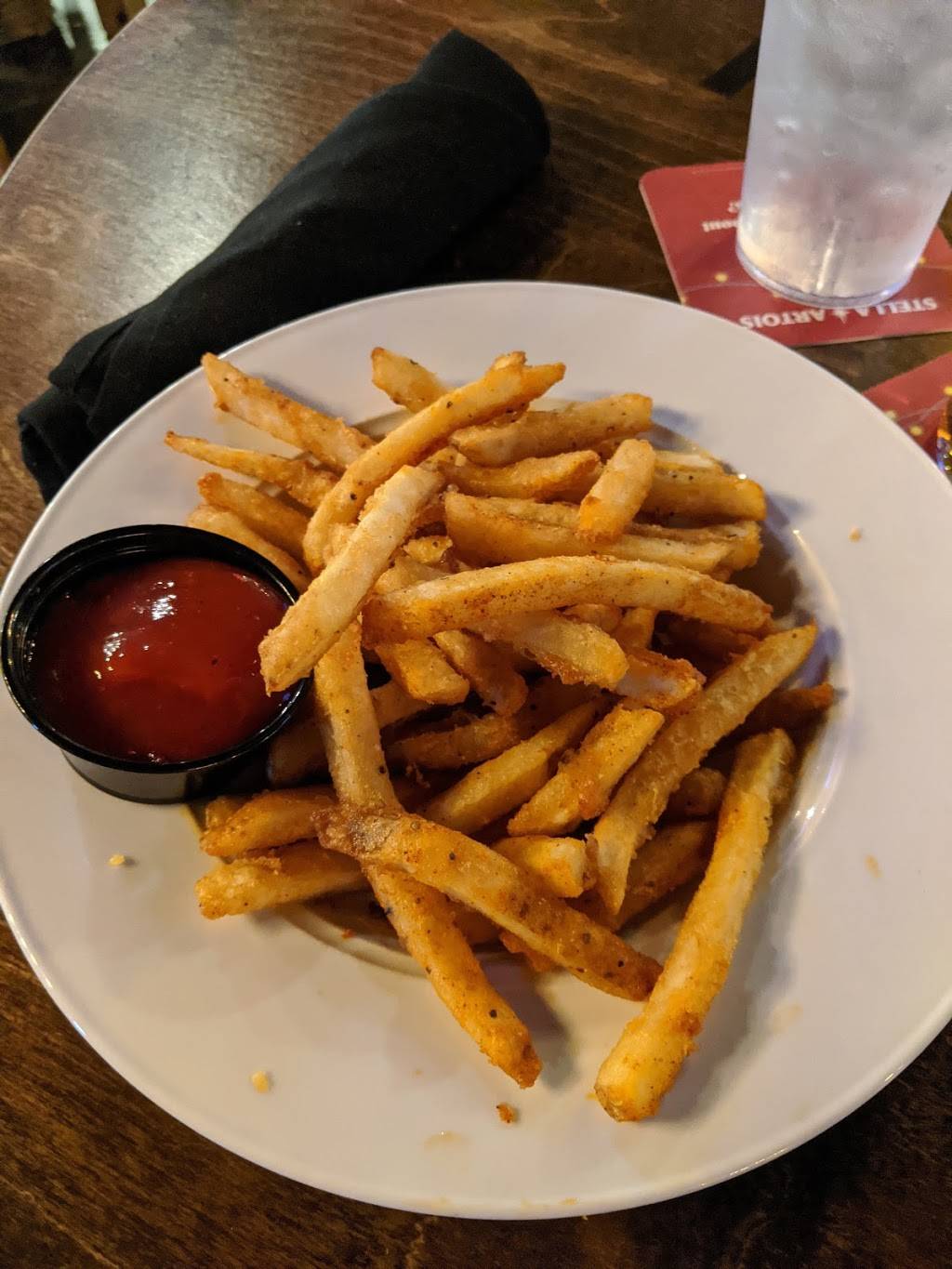 Tropics Ale House Midtown | restaurant | 2001 J St, Sacramento, CA 95811, USA | 9165947286 OR +1 916-594-7286