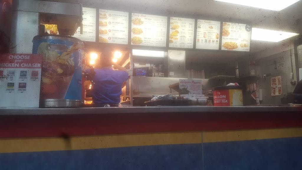 Churchs Chicken | restaurant | 3028 S 1st St, Garland, TX 75041, USA | 9722789499 OR +1 972-278-9499