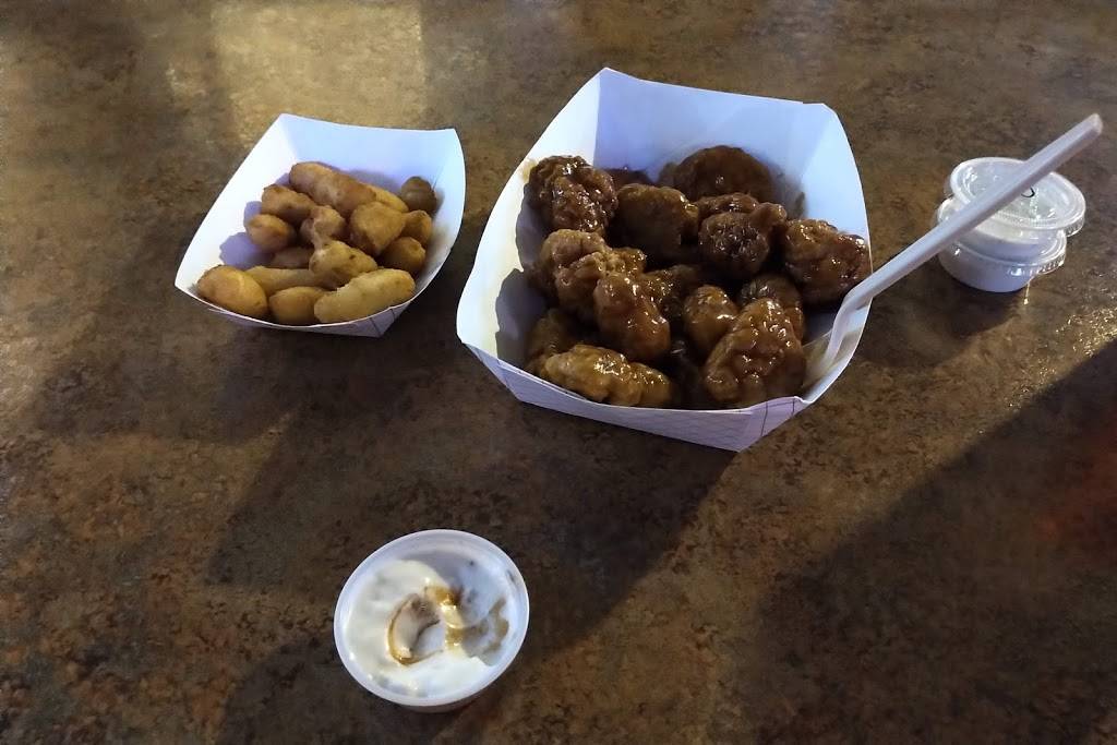 Wide World of Wings | restaurant | 5729 Tower Ave, Superior, WI 54880, USA | 7153921342 OR +1 715-392-1342