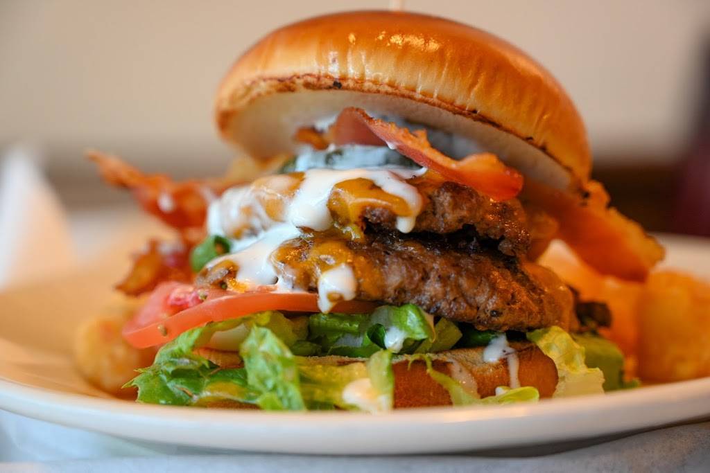 TwinsBurgers | restaurant | 8870 Darrow Rd, Twinsburg, OH 44087, USA | 3304053663 OR +1 330-405-3663
