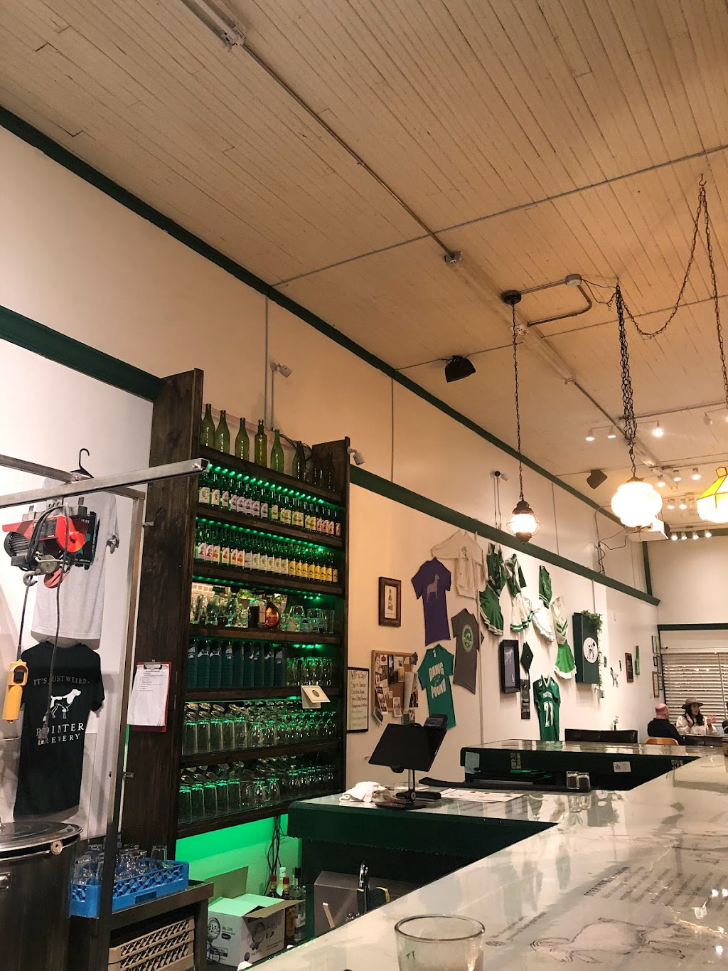 Pointer Brewery | restaurant | 621 Main St, Van Buren, AR 72956, USA | 4792622181 OR +1 479-262-2181