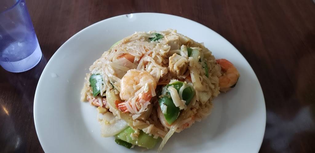 Lotus Thai & Vietnamese Cuisine | restaurant | 280 Mud St W, Stoney Creek, ON L8J 3Z6, Canada | 9055611888 OR +1 905-561-1888