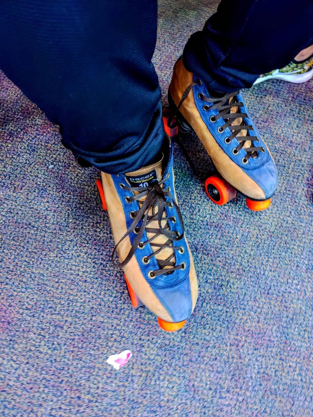 United Skates of America Roller Skating Center | cafe | 1276 Hicksville Rd, Seaford, NY 11783, USA | 5167955474 OR +1 516-795-5474