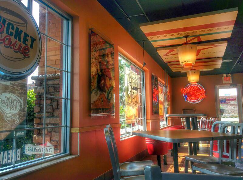 KFC | restaurant | 600 Collins St, Joliet, IL 60432, USA | 8157238645 OR +1 815-723-8645