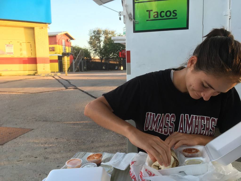 Victorinas Food | restaurant | 1100-1170 E 38th 1/2 St, Austin, TX 78722, USA | 5129216937 OR +1 512-921-6937