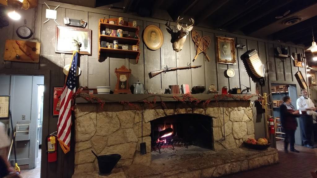 Cracker Barrel Old Country Store | restaurant | 915 N Woodbine Rd, St Joseph, MO 64506, USA | 8162795191 OR +1 816-279-5191