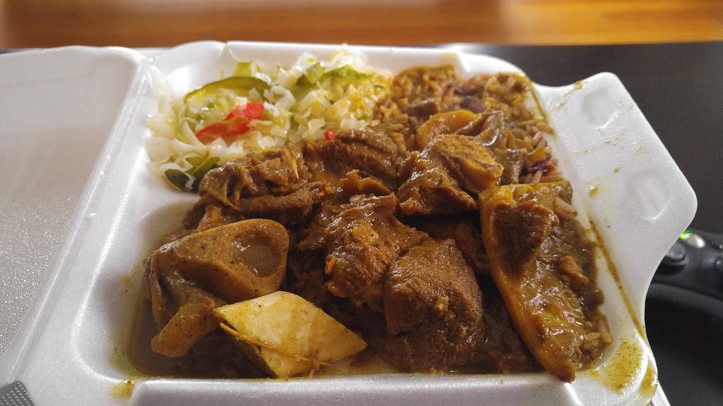 Uppa Yard | restaurant | 4925 W Fond Du Lac Ave, Milwaukee, WI 53216, USA | 4148717138 OR +1 414-871-7138