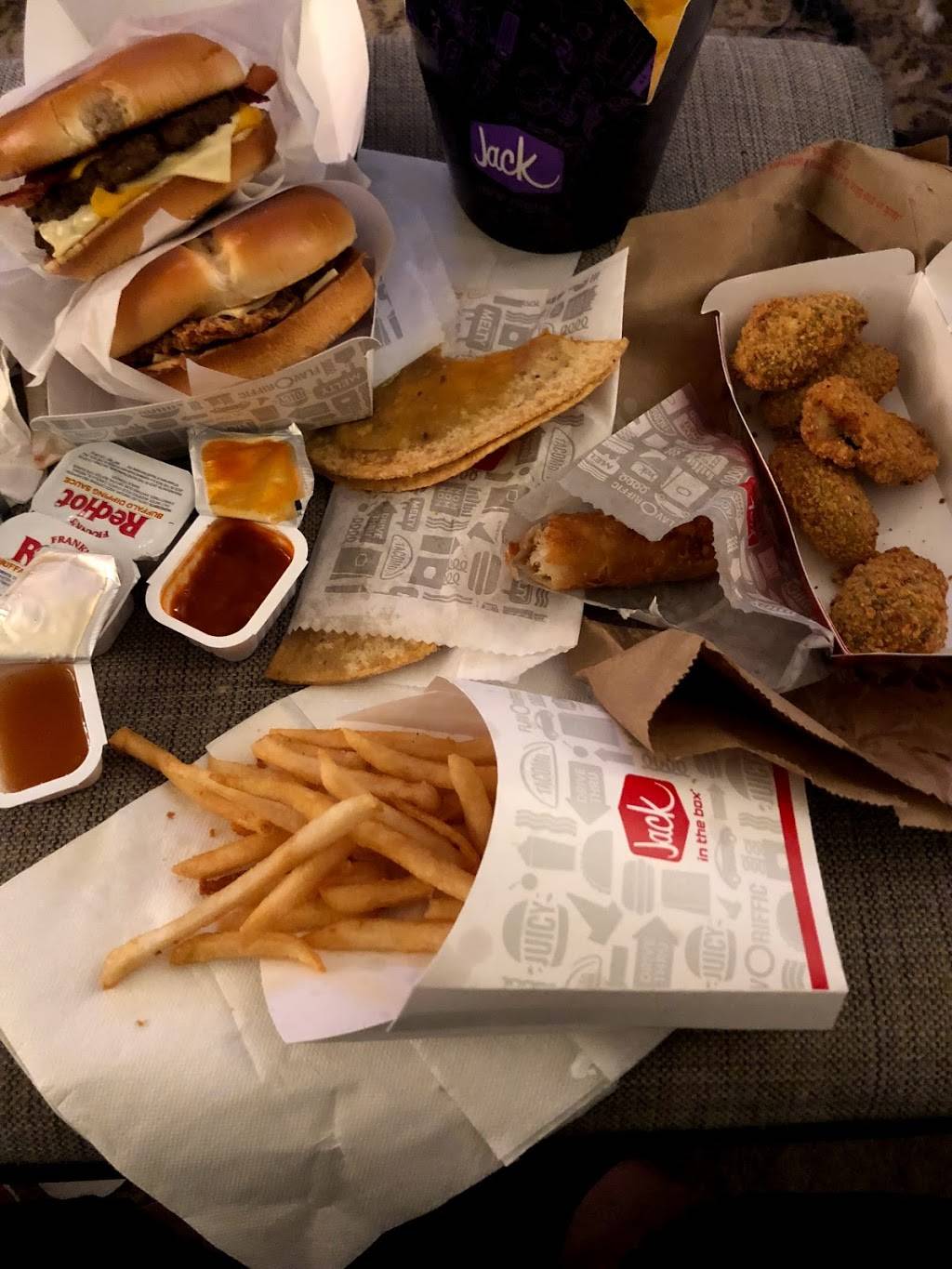 Jack in the Box | restaurant | 4717 Evergreen Way, Everett, WA 98203, USA | 4253390866 OR +1 425-339-0866